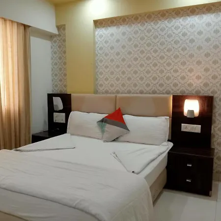Hotel Galaxy Comforts - Near Mumbai International Airport Hotel