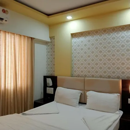 Hotel Galaxy Comforts - Near Mumbai International Airport Hotel *