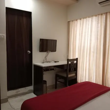 Hotel Galaxy Comforts - Near Mumbai International Airport Hotel