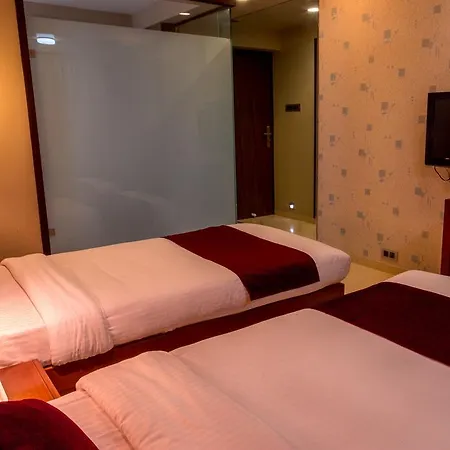 Fabhotel Imperial Residency