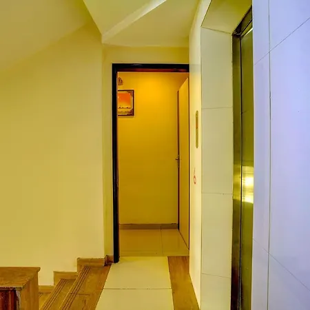 Collection O 81162 Whitefield Hotel
