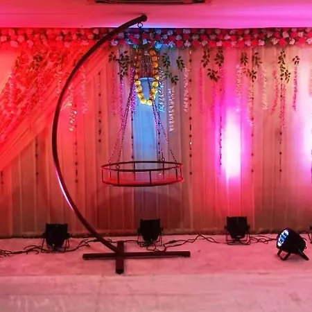 Praveen Hotel