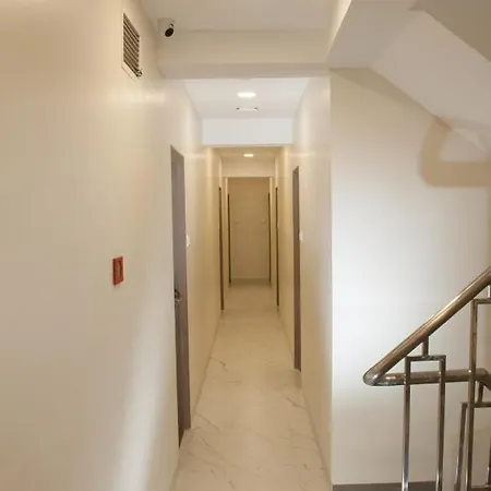 City Hotel 2*