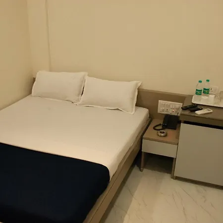 City Hotel 2*