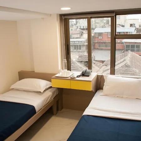 City Hotel 2*