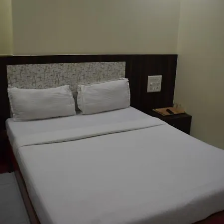 Sea View - Near Taj 3*