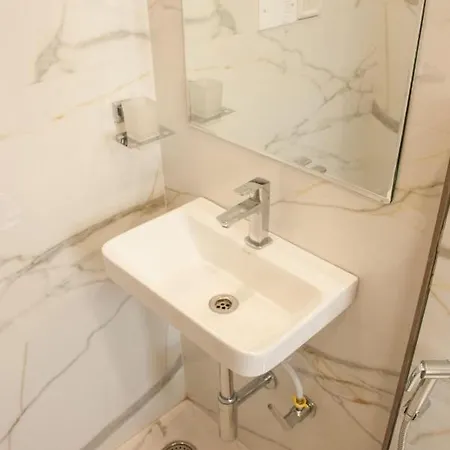 City Hotel Hotel 2*