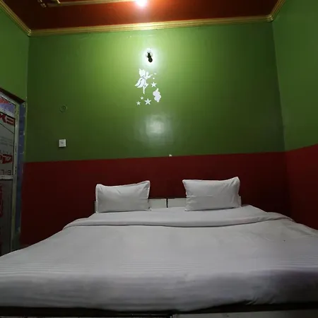 Hotel Oyo 44090 Classic Residency 3*