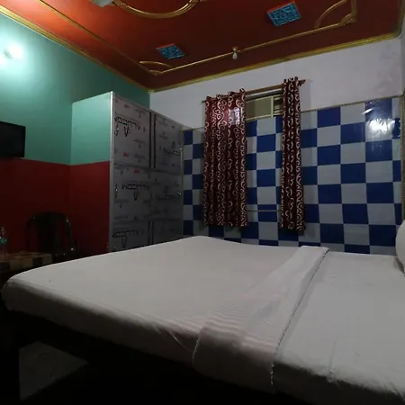 Oyo 44090 Classic Residency