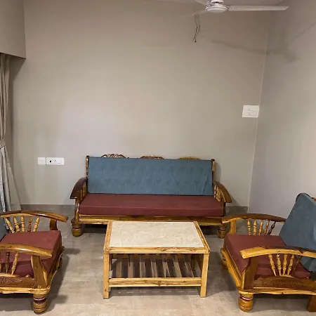 Pinaki Comfort Parle - Near Airport Mumbai