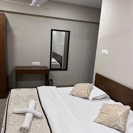 Pinaki Comfort Parle - Near Airport