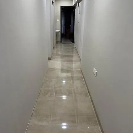 Pinaki Comfort Parle - Near Airport Apartment Mumbai