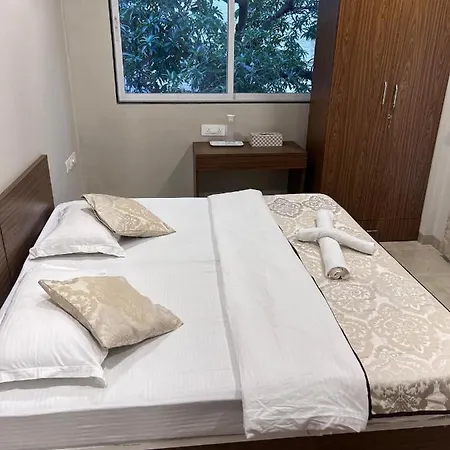 Pinaki Comfort Parle - Near Airport Apartment *