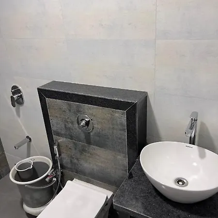 Pinaki Comfort Parle - Near Airport Apartment *