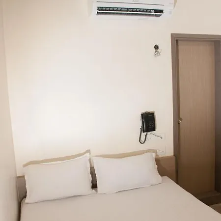 City Hotel 2*