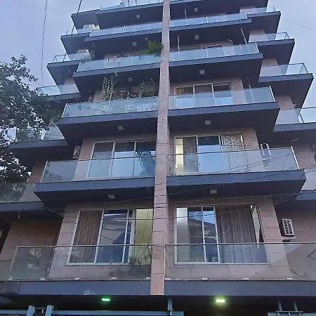 Osi Lilavati Bandra Apartment *