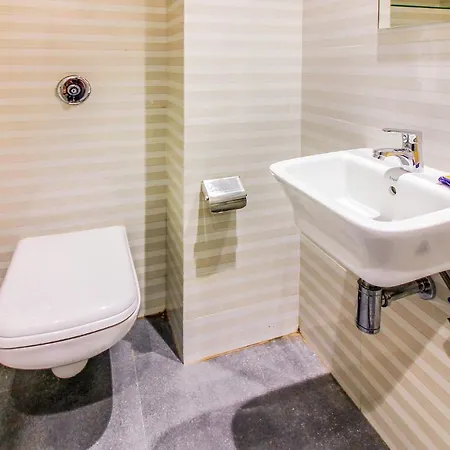 Fabhotel Rk International - Nr International Airport Mumbai