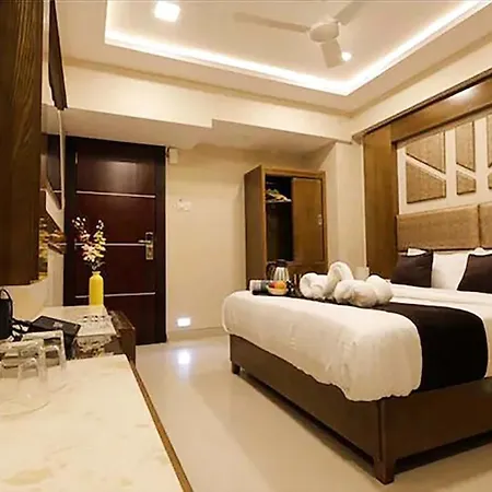 Hotel Fabhotel Annex Executive 3*