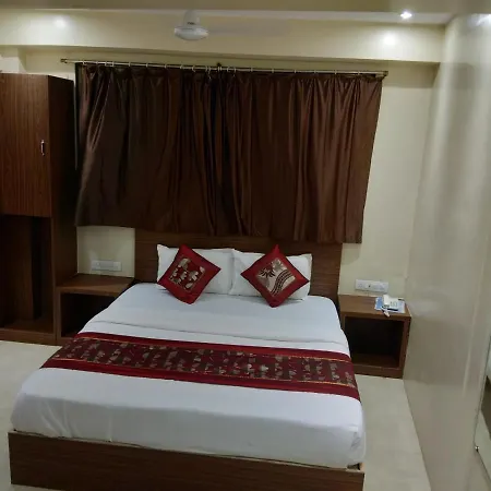 Rk Hotel-near Grant Road Railway Station Hotel