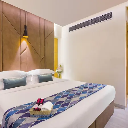Metropole Hotel 3*
