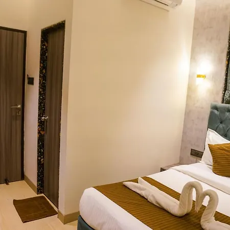 Lime Wood 3* Mumbai