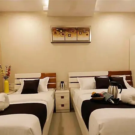 Fabhotel Annex Executive 3*