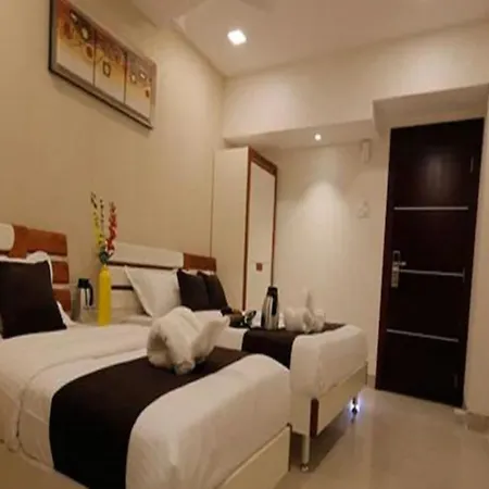 Fabhotel Annex Executive 3*
