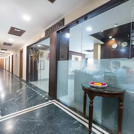 Hotel Fabhotel On Time Andheri East 3*