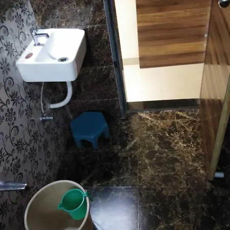 Hotel Rk Hotel-near Grant Road Railway Station 2*