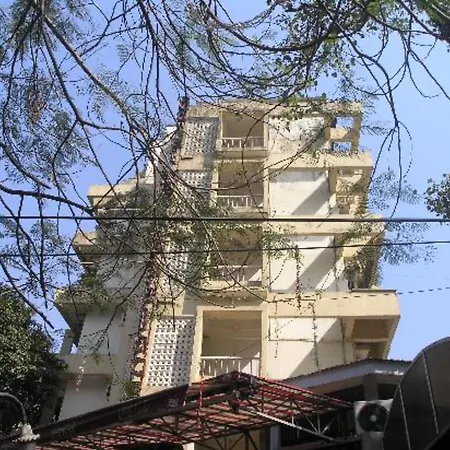Metro Palace Bandra