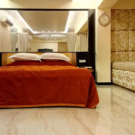 Metro Palace Bandra 3*