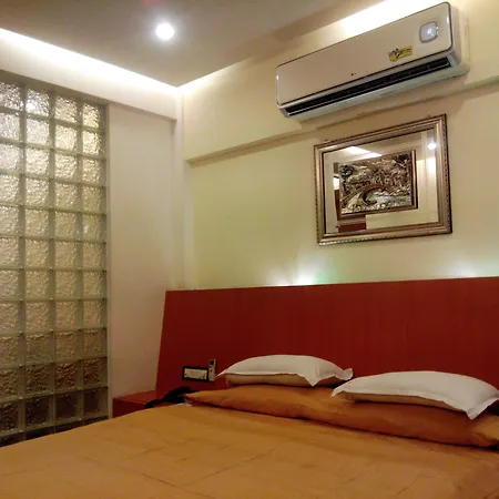 Metro Palace Bandra 3*