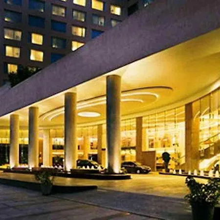 Courtyard By Marriott International Airport Hotel