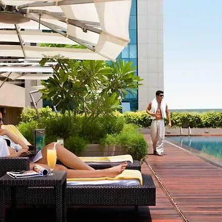Courtyard By Marriott International Airport Hotel