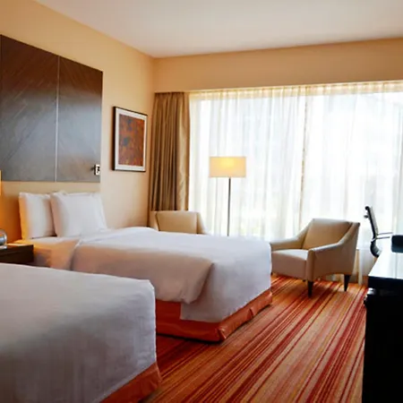 Hotel Courtyard By Marriott International Airport