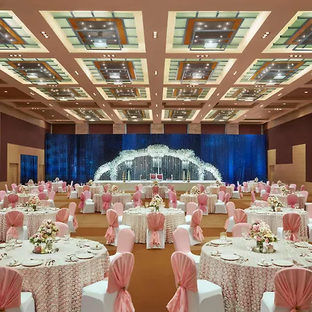 Grand Hyatt And Residences Hotel 5*