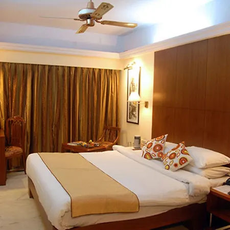 Regenta Place The Emerald Hotel 4*