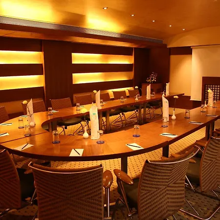 Hotel Sun-n-sand Juhu 5*