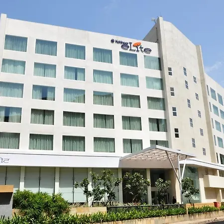 Kohinoor Elite Near Bkc Hotel 4*