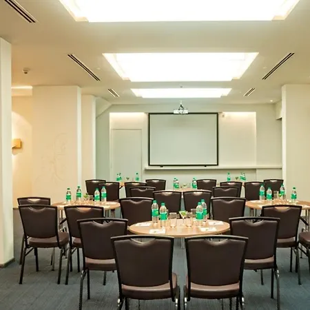 Kohinoor Elite Near Bkc Hotel 4*