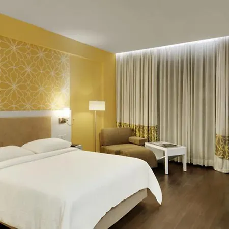 Kohinoor Elite Near Bkc Hotel 4*