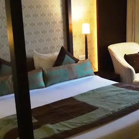 Satkar Residency Hotel 4*
