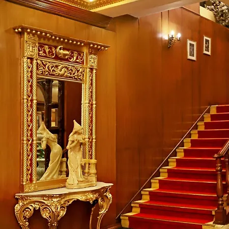 The Ambassador, Marine Drive, 4*