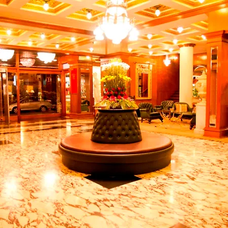 Hotel The Ambassador, Marine Drive, 4*