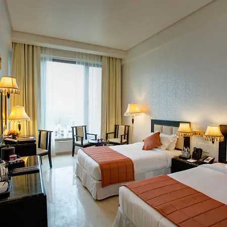 Royal Tulip Navi 5*