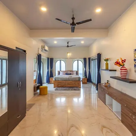 Grey Mosaics By Stayvista - Mountain-view In Vasai With Pool, Spacious Lawn & Terrace * Mumbai