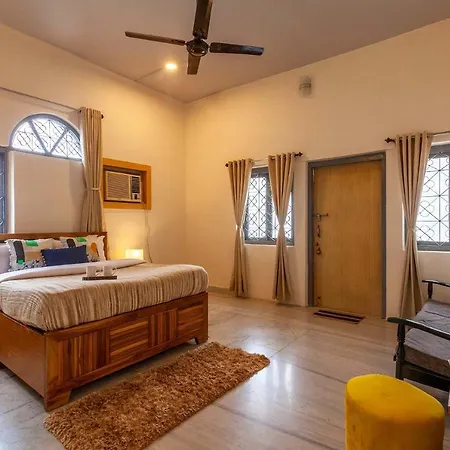 Villa Grey Mosaics By Stayvista - Mountain-view In Vasai With Pool, Spacious Lawn & Terrace *