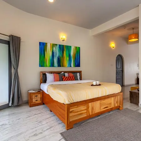 Grey Mosaics By Stayvista - Mountain-view In Vasai With Pool, Spacious Lawn & Terrace Villa *