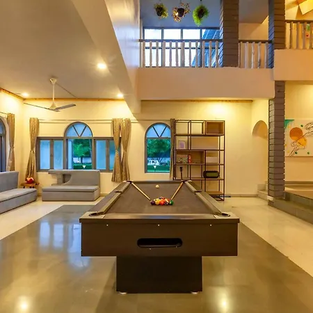 Grey Mosaics By Stayvista - Mountain-view In Vasai With Pool, Spacious Lawn & Terrace Mumbai