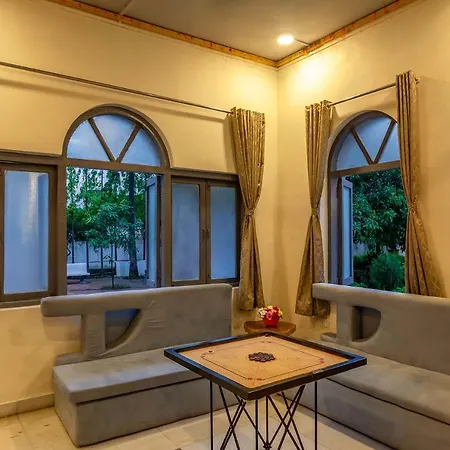 Grey Mosaics By Stayvista - Mountain-view In Vasai With Pool, Spacious Lawn & Terrace Villa